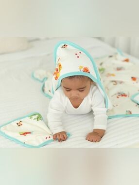 Coco Moon Baby Hooded Towel & Washcloth - Whale Print